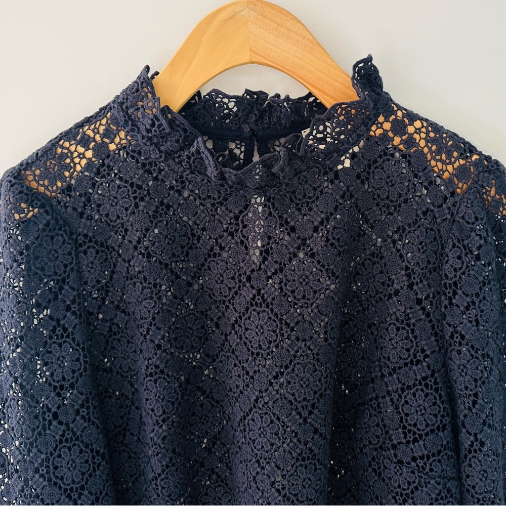 NWT Sezane Eglantine Guipure Blouse in Navy - Picture 7 of 12
